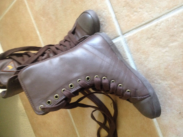 Le-Coq-Sportif Shoes Boots Brown Leather---Youth Size 5 US in Women's - Shoes in Mississauga / Peel Region - Image 4