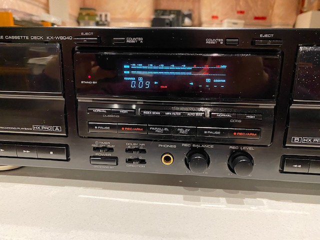 A collection of stereo equipment- Speakers and various equipment in Stereo Systems & Home Theatre in Markham / York Region - Image 6