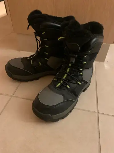 Boys size 7 Winter Boots, View more