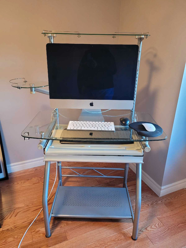 Computer Desk in Desks in Oshawa / Durham Region