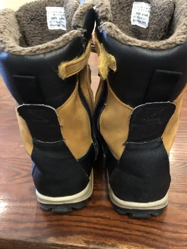 Timberland Chillberg Boots - size 7 youth in Kids & Youth in City of Toronto - Image 4