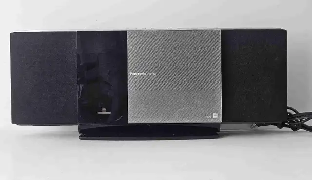 Panasonic Compact Stereo System SC-HC30 AM/FM CD Player iPod