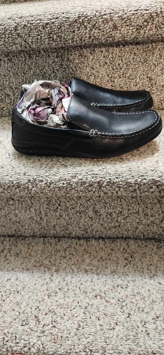 Rockport Leather Loafers in Men's Shoes in Ottawa - Image 2