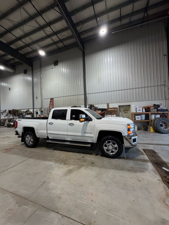 2017 Chevrolet Silverado 2500 in Cars & Trucks in Grande Prairie - Image 3