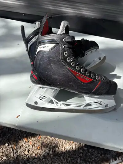 Quality hockey skates Ccm size 8.5 D, View more