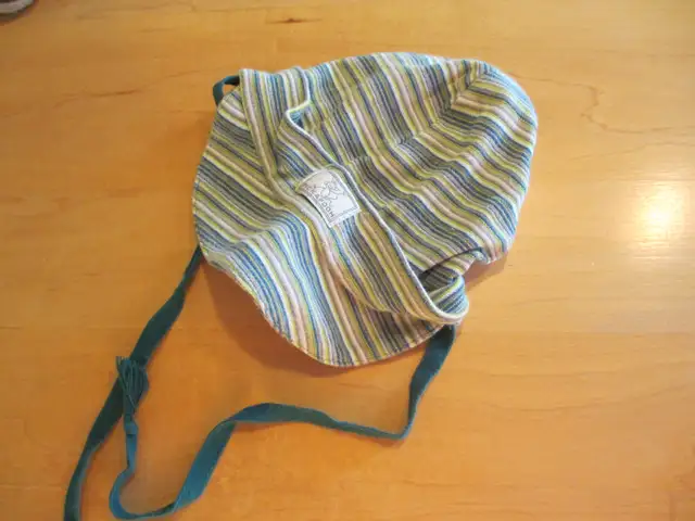 Chapeau casquette en coton, taille 3-6 mois (C56) in Clothing - 3-6 Months in City of Montréal - Image 2