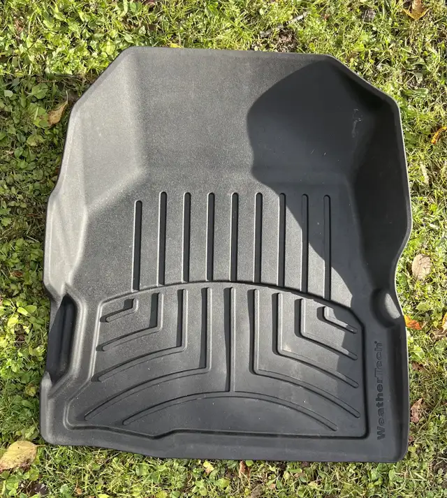 Weather Tech Floor Mats in Other Parts & Accessories in Owen Sound - Image 4