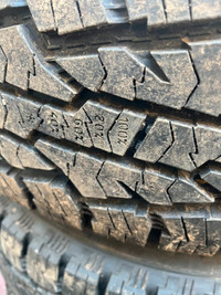 Near new winter tires with rim 245/70/R17