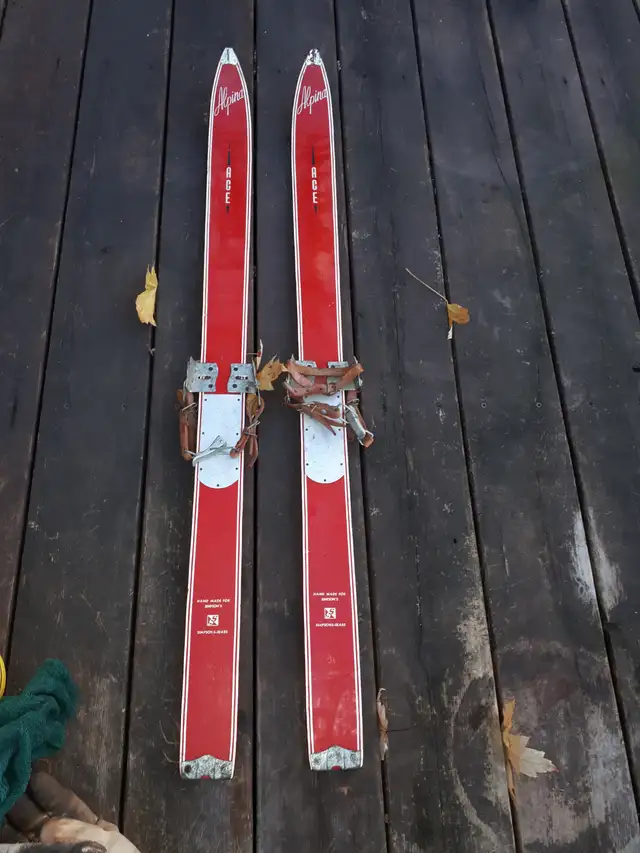 1960s Skis Alpina Ace kids made in Japan in Ski in Ottawa - Image 3