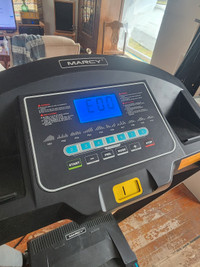 Treadmill, in good condition, no key 
