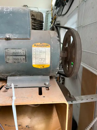 For sale or trade! Devilbiss verticle compressor 220 volt single phase motor 1725 RPM and supplied w...