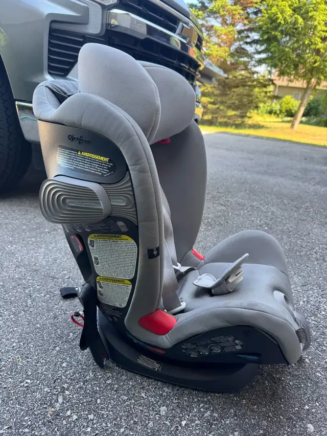 car seat in Strollers, Carriers & Car Seats in Markham / York Region - Image 4