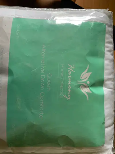 Comforter queen new in wrapping, View more
