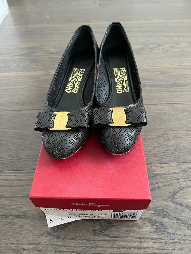 Ferragamo Flats Black Size 5 | Women's - Shoes | Markham / York Region |  Kijiji