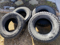 Truck tires 285 70R 17