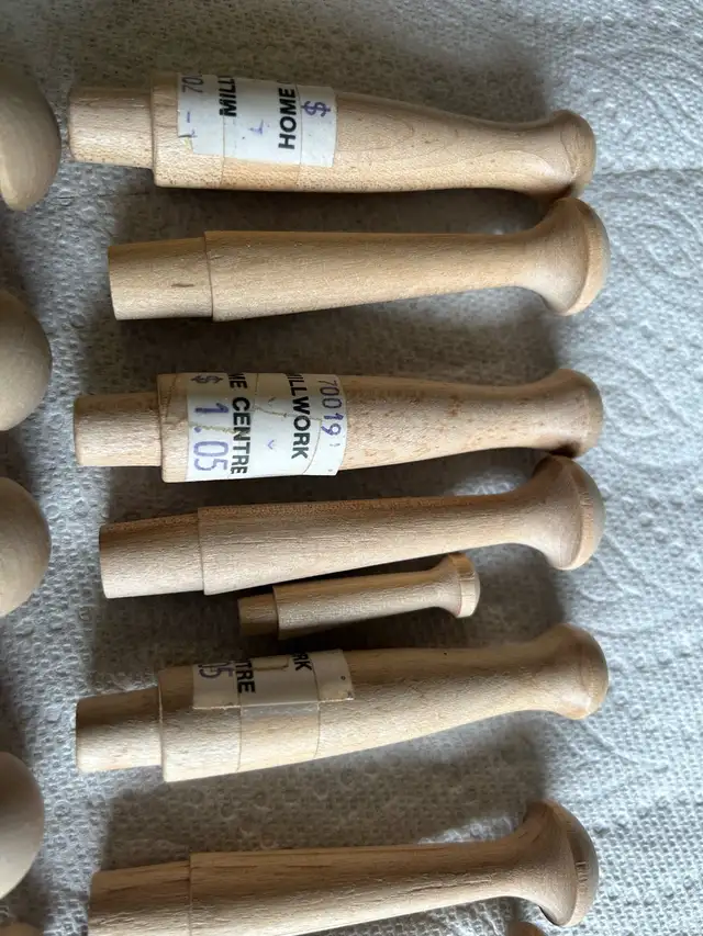 Hardwood coat pegs, qty (12)  3 inch , new. $8.00 for the lot.63882173401985120