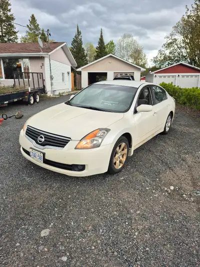 REDUCED ! New brakes 8 mts ago, 4 rotors and pads, New oil pan, 4 engine coils, 2 new rear suspensio...