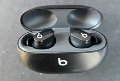 Beats Studio Buds w/case, View more