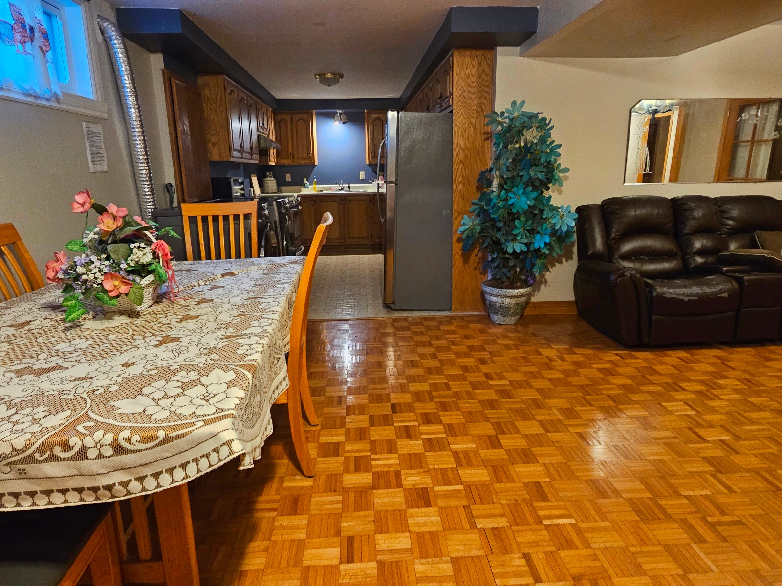 Belle Grande Chambre unifamiale Brossard TOUT inclus. Libre NOW! — photo 2