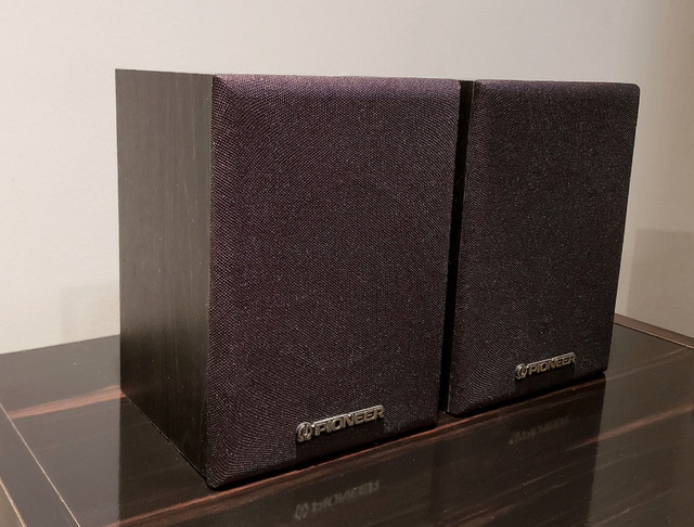 Pioneer CS-X500-K Bookshelf Surround Speakers in Speakers in Markham / York Region - Image 2