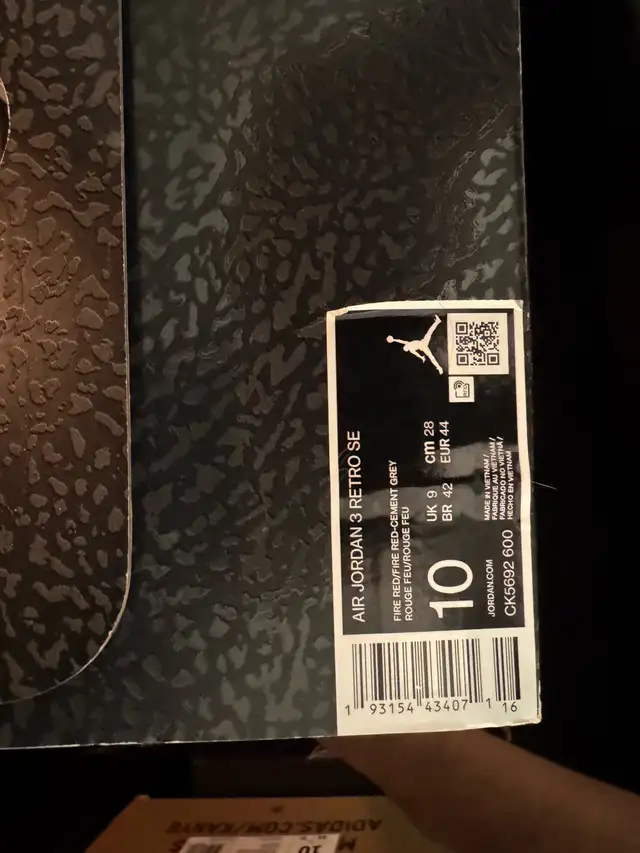 Air Jordan 3 SE Unite, Size 10 in Men's Shoes in City of Toronto - Image 6