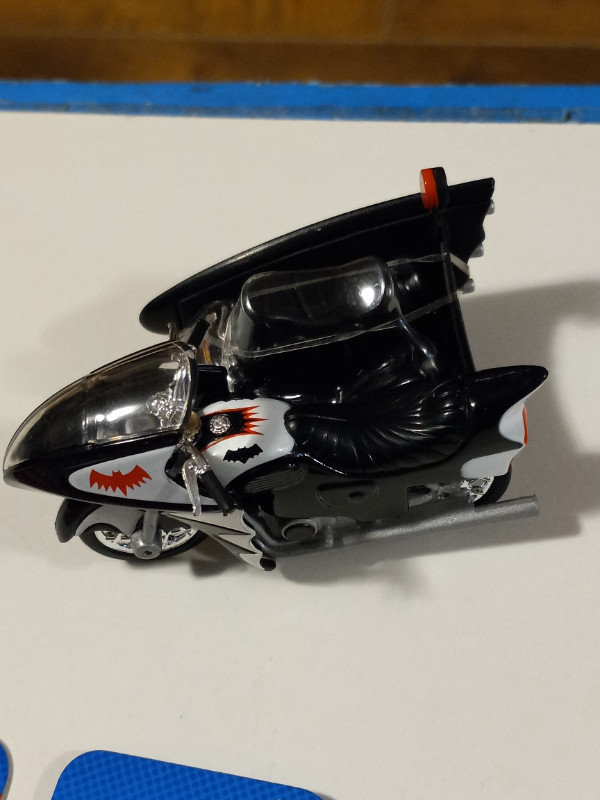 Hot Wheels Batcycle,Side Care and Rare Batcycle lot of 2 in Toys & Games in Trenton - Image 3