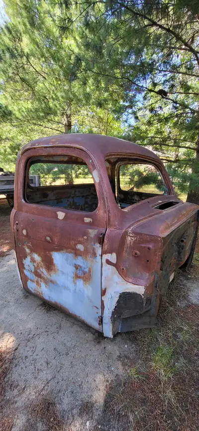1951 - 52 Ford / Mercury cab with doors, in good condition. More pics available upon request. Will d...