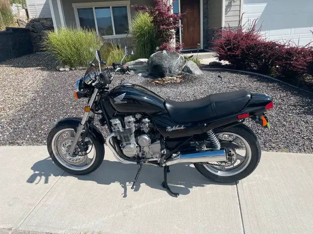 1992 Honda 750 Nighthawk in Street, Cruisers & Choppers in Kelowna - Image 2