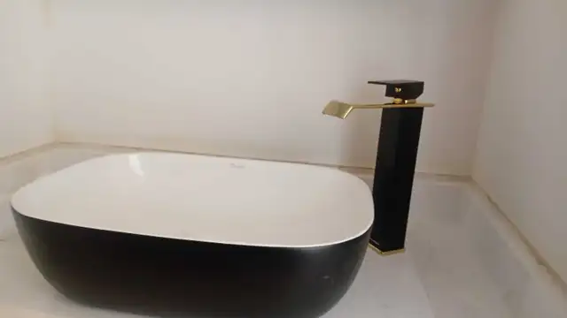 LICENSED PLUMBER AVAILABLE FOR ANY JOB . CALL 6474099379 in Plumbing in City of Toronto - Image 4