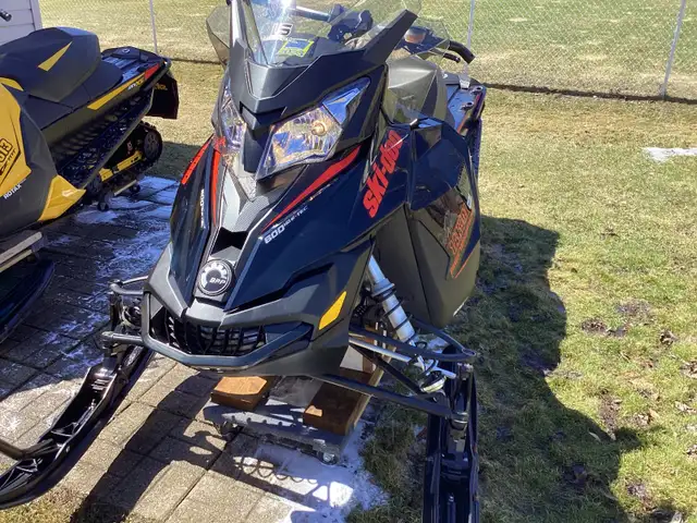 Package deal. 2 x 600etec in Snowmobiles in Ottawa - Image 3