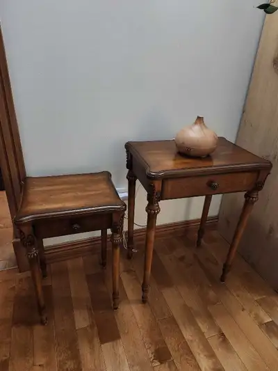 2 Petites tables, View more