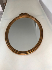 miroir ovale couleur or