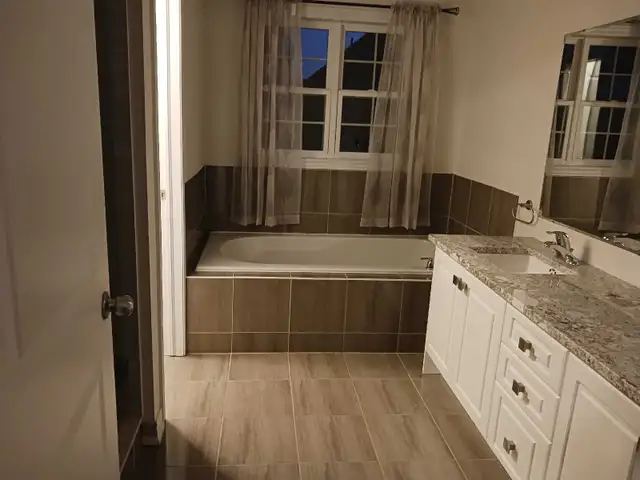 large master bedroom  in Long Term Rentals in Peterborough - Image 2