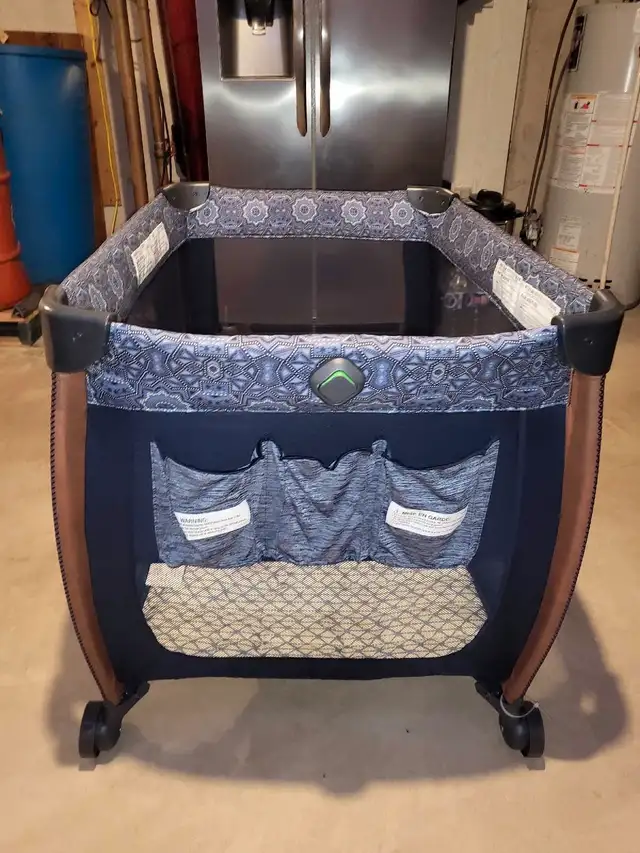 Safety 1st foldable crib brand new63234728015747122