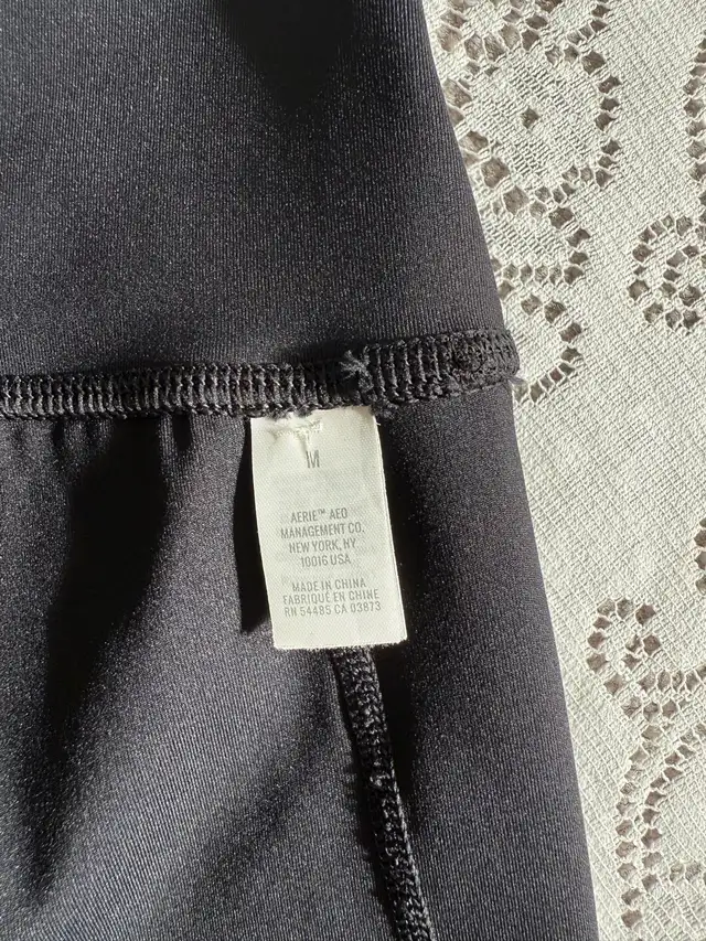 Aerie Woman’s High-Waisted Shorts (M) In excellent condition!! in Women's - Bottoms in City of Toronto - Image 8