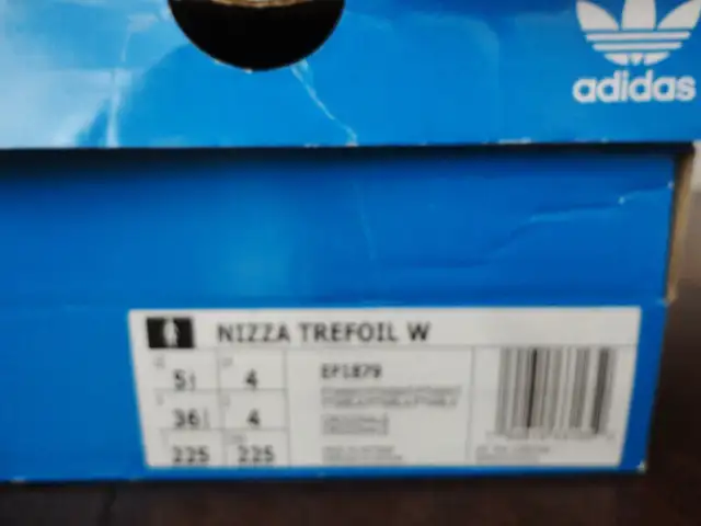 New Womens Adidas Nizza Trefoil Running Shoe Sneakers Size 5 1/2 in Women's - Shoes in Kitchener / Waterloo - Image 6