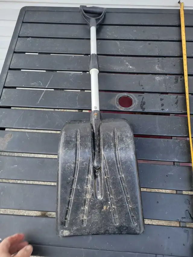 Emergency packable snow shovel. in Outdoor Tools & Storage in Windsor Region - Image 4