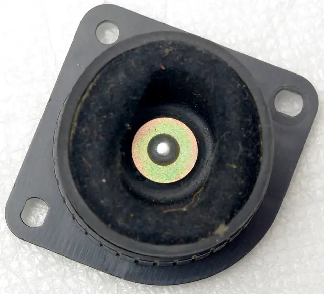 Sony PS- Turntable Isolation Rubber Feet in Stereo Systems & Home Theatre in Edmonton - Image 6