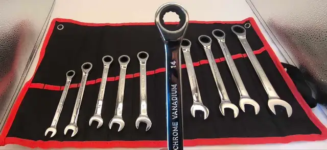 10-Piece Ratcheting Combination Wrench Set | Metric | CR-V Steel in Hand Tools in City of Toronto - Image 8