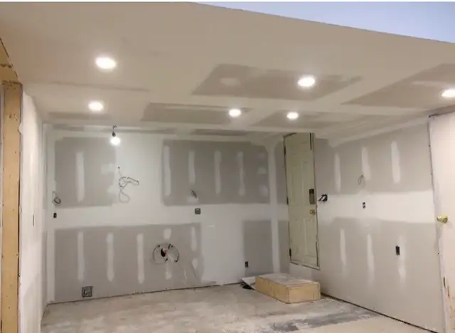 Drywall Taper - Taping and Mudding (Free Estimates / London) in Renovations, General Contracting & Handyman in London - Image 9