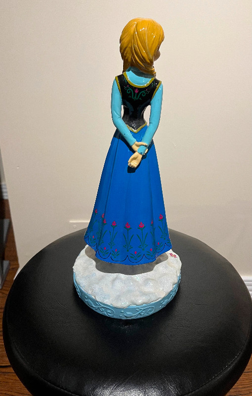 Disney Gnome Factory Frozen Anna Figurine Statue  12” dans Art et objets de collection  à Ville de Montréal - Image 2