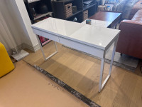 IKEA desk - perfect condition 