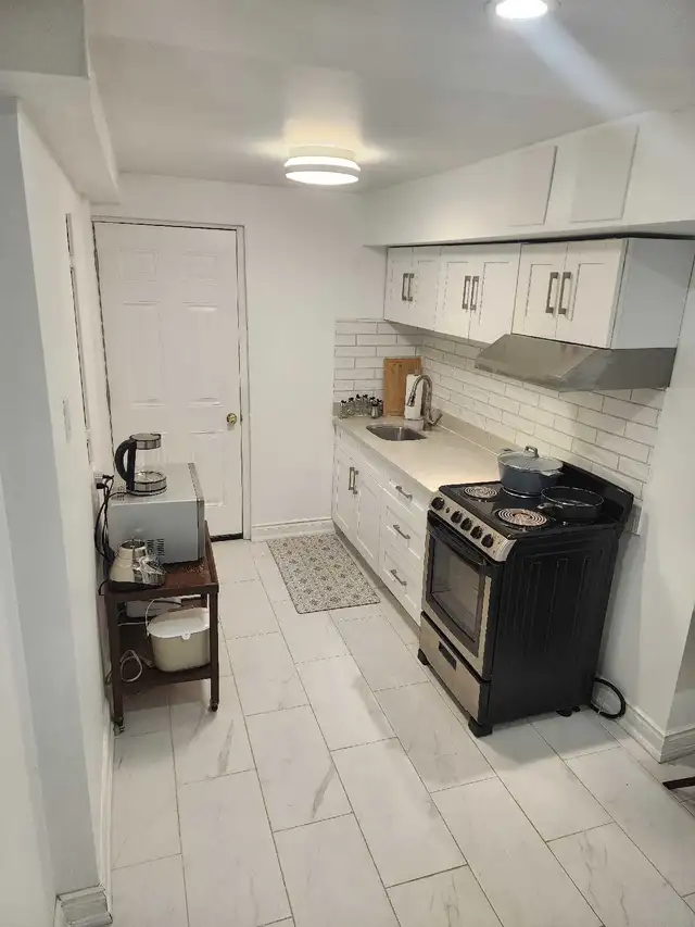 Furnished basement studio for 1 person for rent in Long Term Rentals in Markham / York Region - Image 5