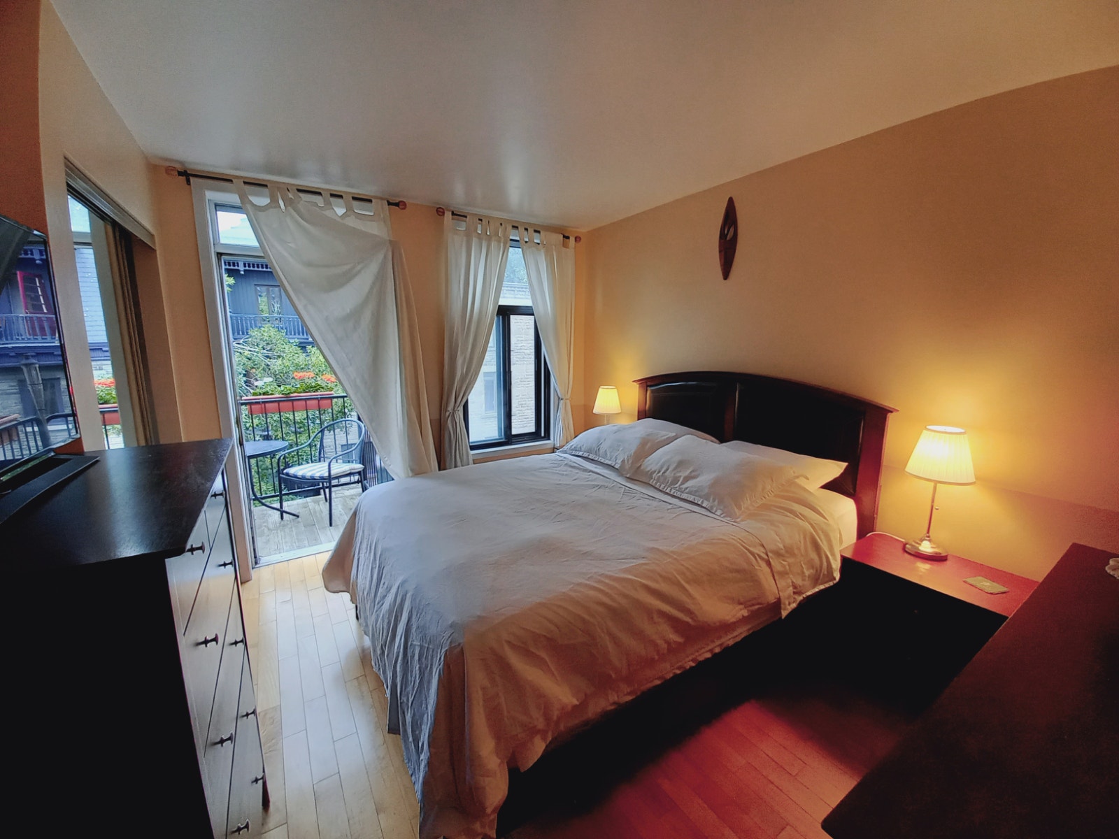BELLE GRANDE CHAMBRE MEUBLÉE À LOUER - CENTRE VILLE / PLATEAU — photo 1