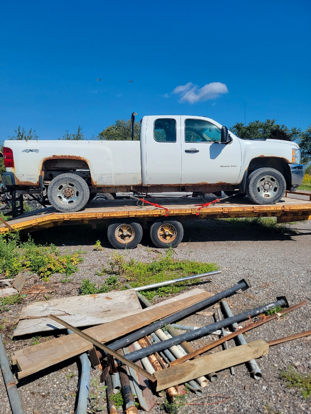 2012 2500 part out  in Cars & Trucks in Oshawa / Durham Region - Image 2