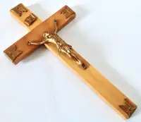 Antiquité. Collection. Art religieux. Crucifix en bois et cuivre