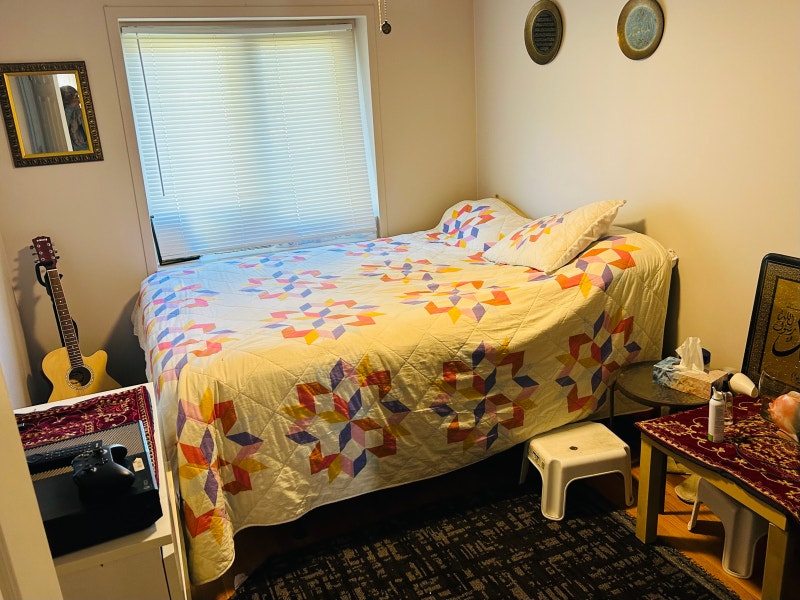 600 upper Room Brampton female student near Bram City Ct Room