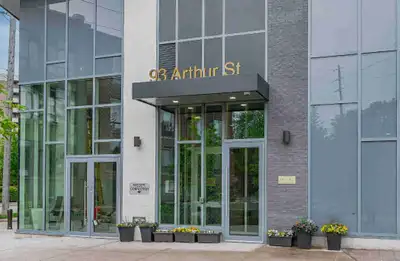 Luxury 2 Bedroom, 2 Bathroom Condo Downtown Guelph