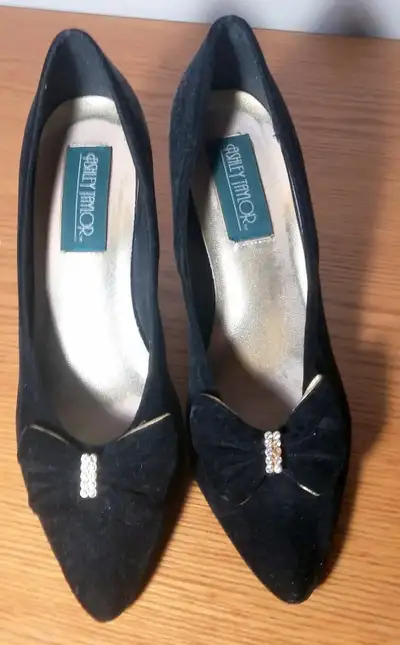 Sz 10 Dress Shoes - superb condition, View more