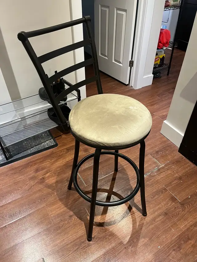 2 Swivel Bar Stools – 29” High Back – Good Condition in Chairs & Recliners in Mississauga / Peel Region - Image 3